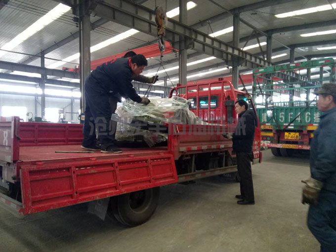 新疆某油田鉆井訂購的泥漿攪拌器發貨